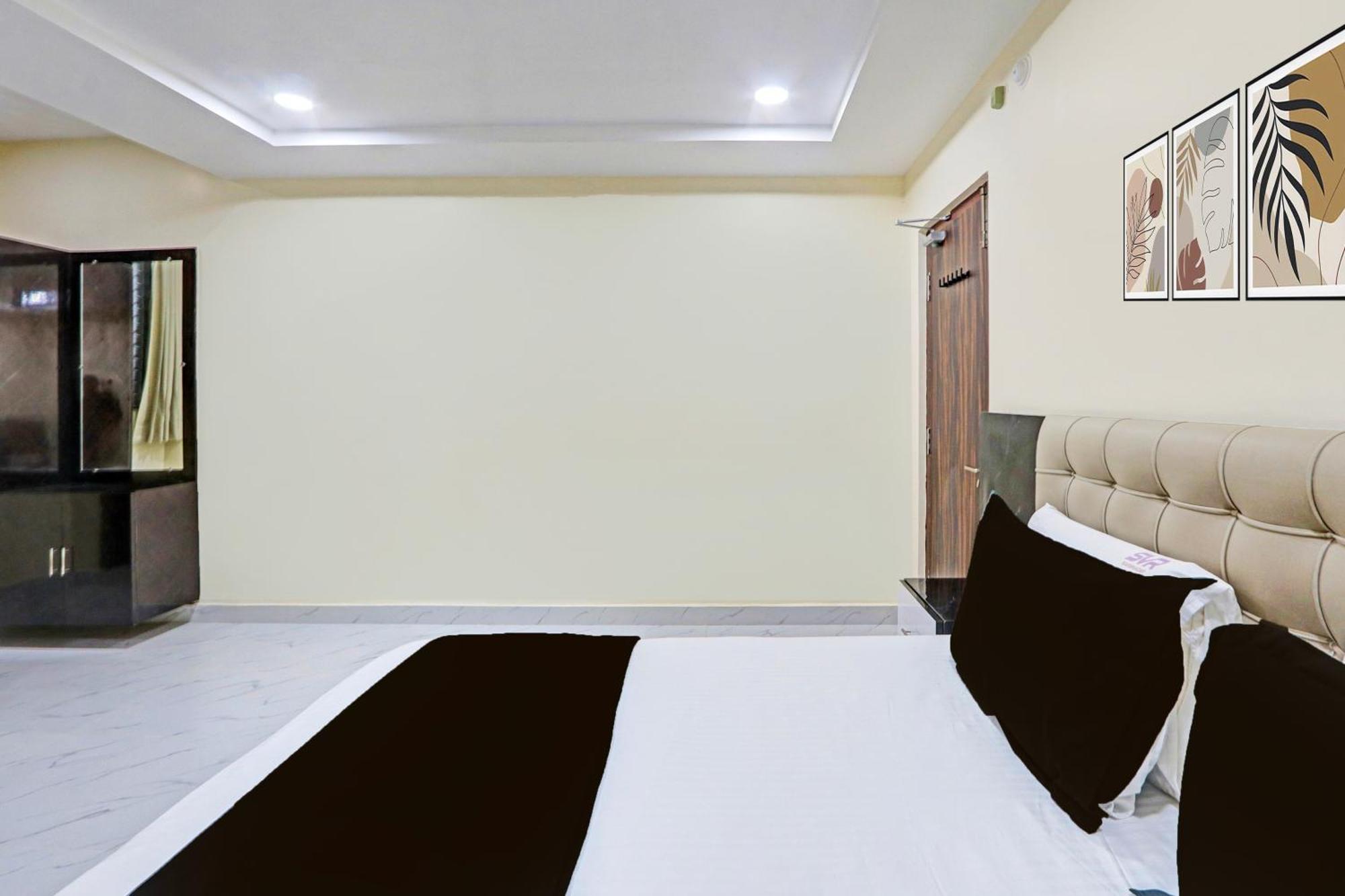 Super Hotel O Sri Vishnu Residency Kottapalli Exterior photo
